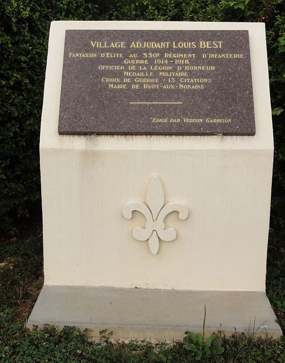 Monument Adjudant Louis Best