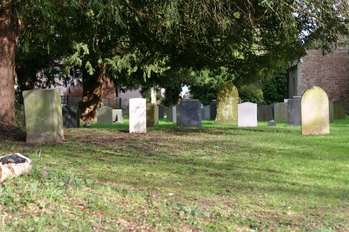 Oorlogsgraf van het Gemenebest St. Andrew Churchyard #1