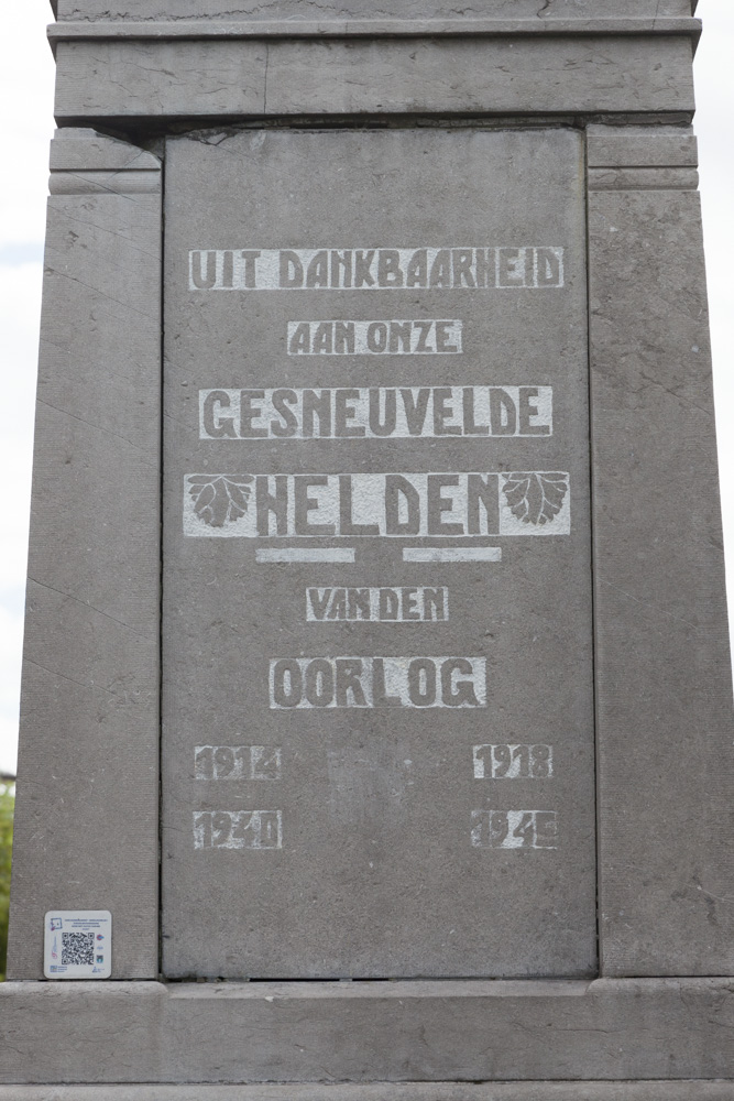 Oorlogsmonument Zelzate #2