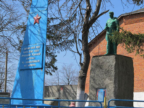 Mass Grave Soviet Soldiers Sinne #2