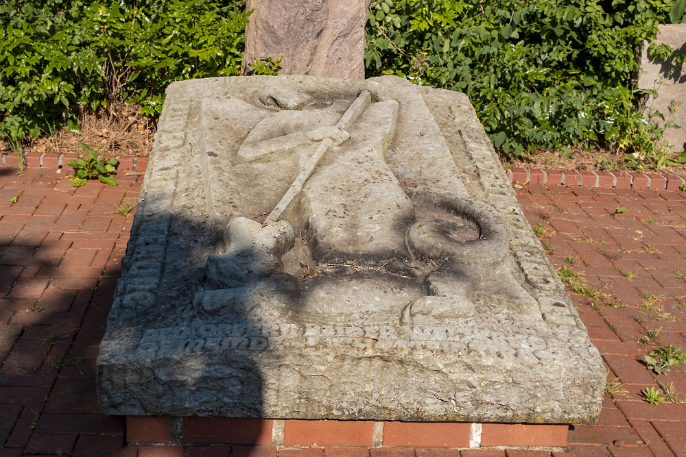 Oorlogsgraven en Monument Lich-Steinstra #3