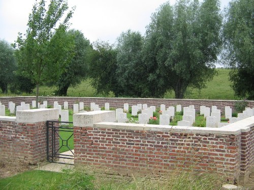 Commonwealth War Cemetery De Cusine Ravine #1