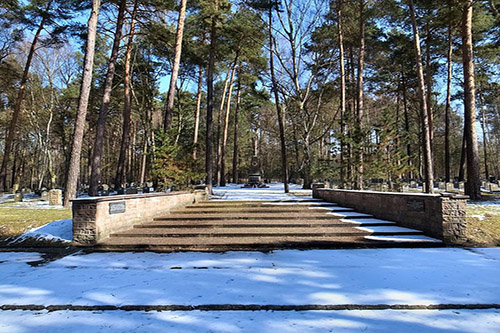 Roßlau Soviet War Cemetery