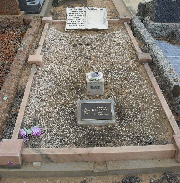 Commonwealth War Grave Pinnaroo Cemetery #1