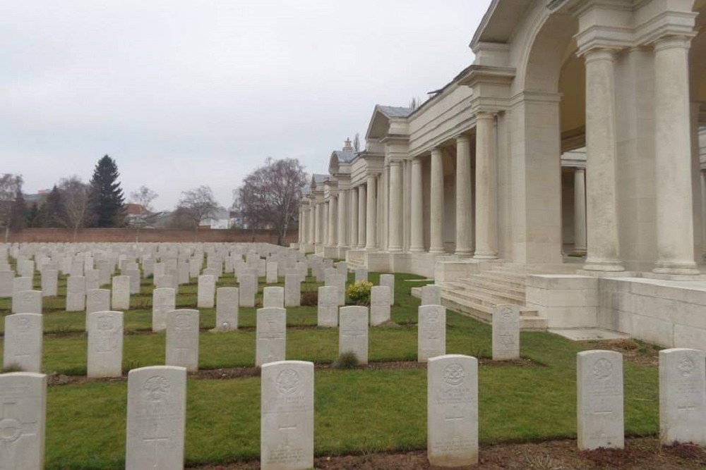 Commonwealth War Cemetery Faubourg-d'Amiens #4