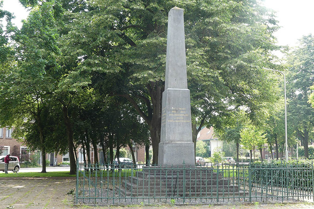 Obelisk Queen Wilhelmina Breda #1