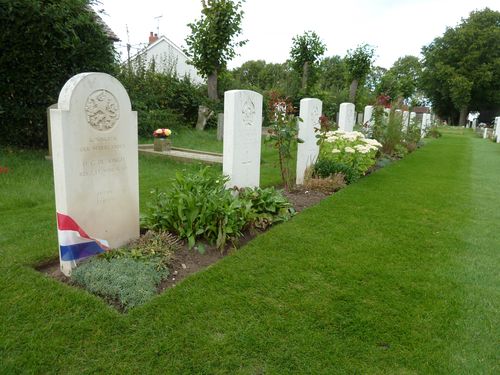 Commonwealth War Graves Ollerton Cemetery #3
