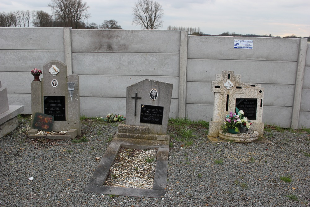 Belgian Graves Veterans Viane Cemetery #2