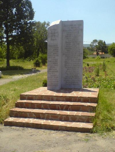 Oorlogsmonument Novi Han #1