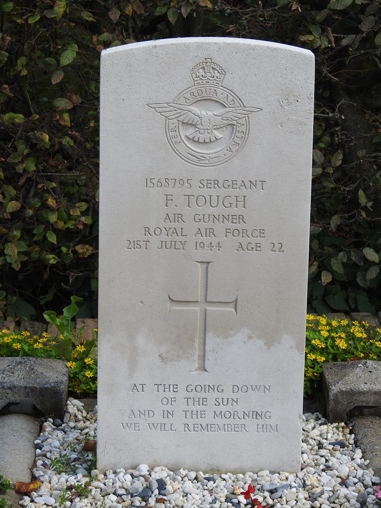 Commonwealth War Graves Municipal Cemetery Rusthof #4