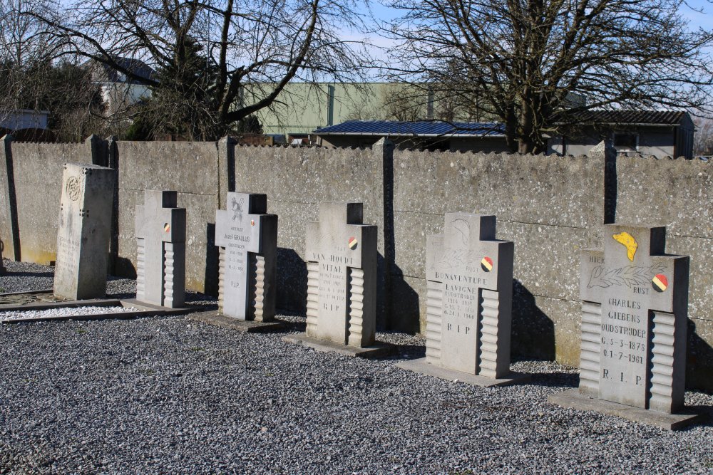 Belgian Graves Veterans Rummen Churchyard #3
