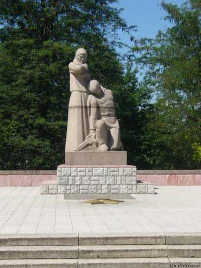Mass Grave Soviet Soldiers Piatykhatky #1