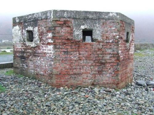 Pillbox FW3/24 and Tank Barrier Fairbourne #2