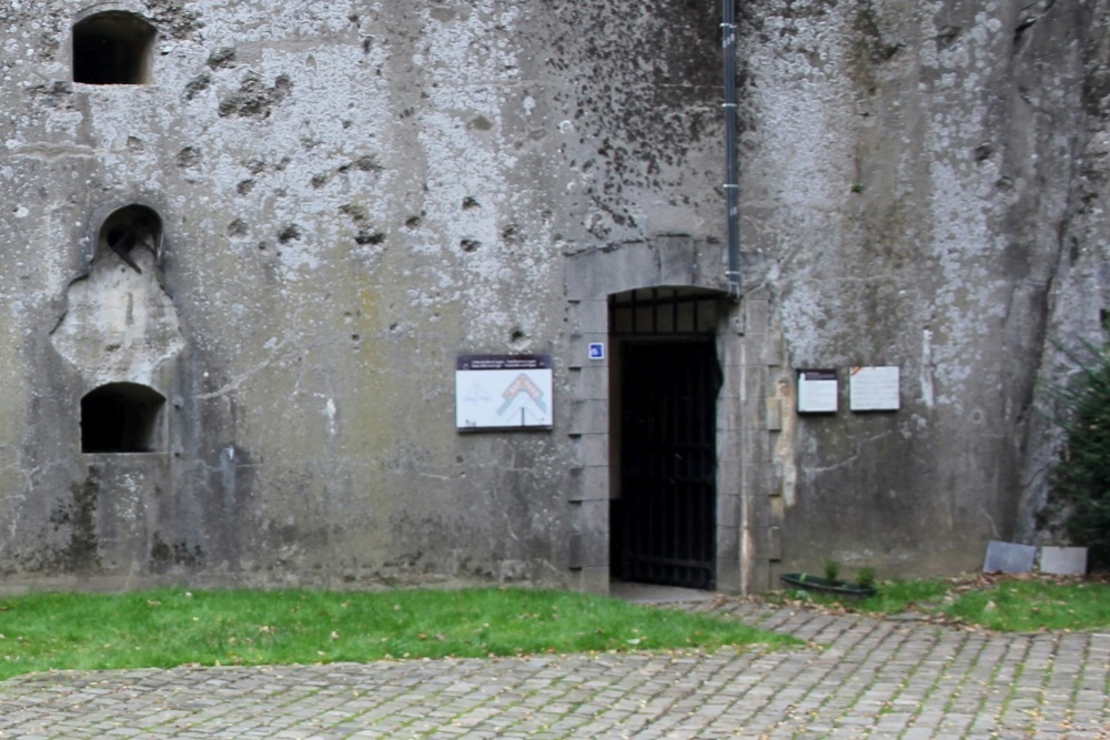 Crypt Fort Loncin #1