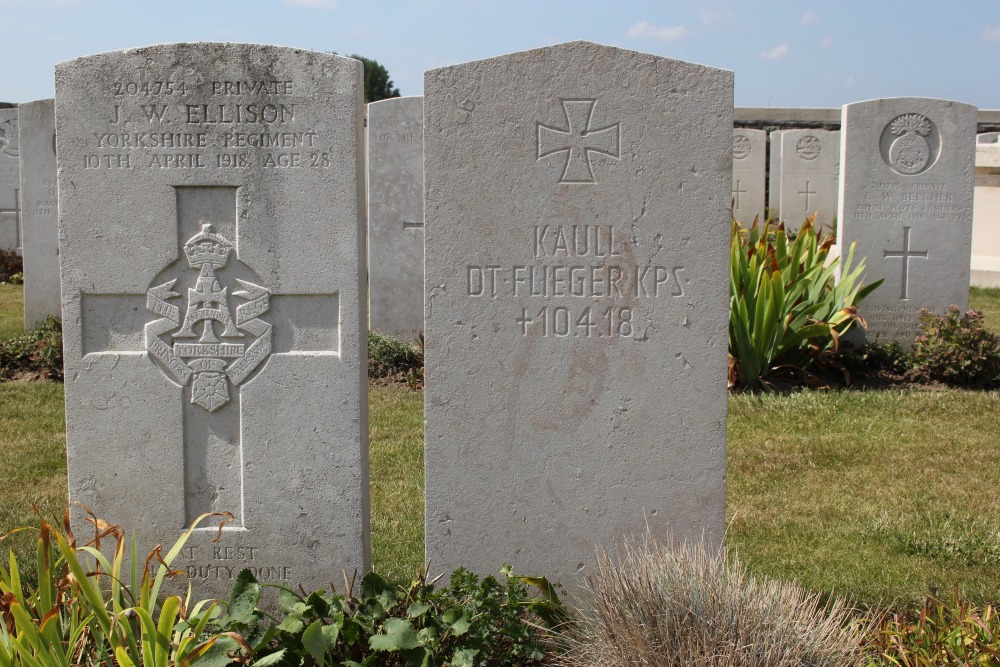 Commonwealth War Cemetery Haverskerque #3