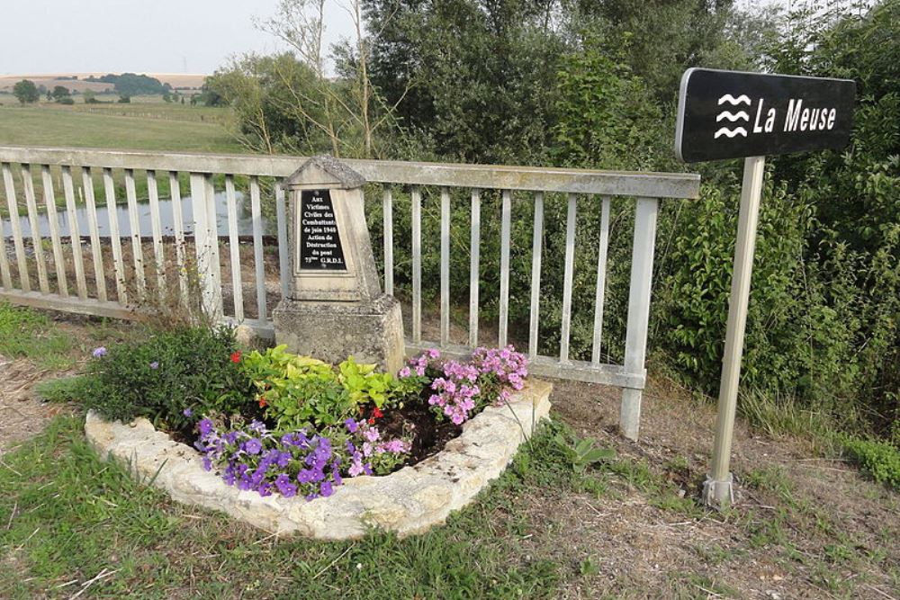 Monument Burgerslachtoffers Pagny-sur-Meuse