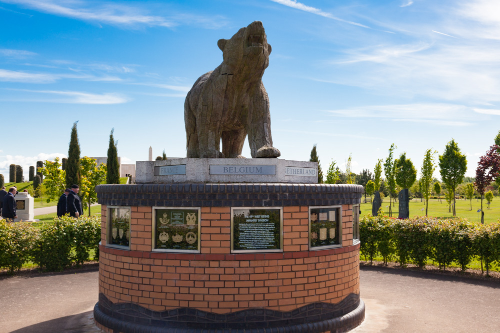 Monument Polar Bears