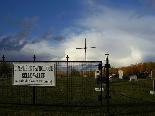 Commonwealth War Grave Notre Dame de Bonsecours Cemetery