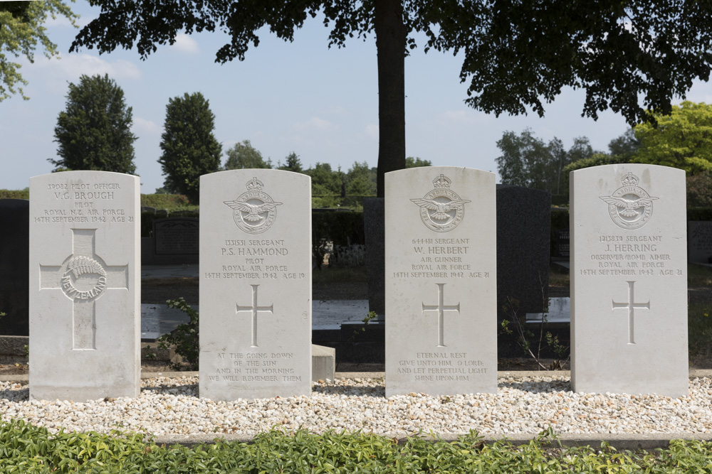 Oorlogsgraven van het Gemenebest Algemene Begraafplaats Gramsbergen #3