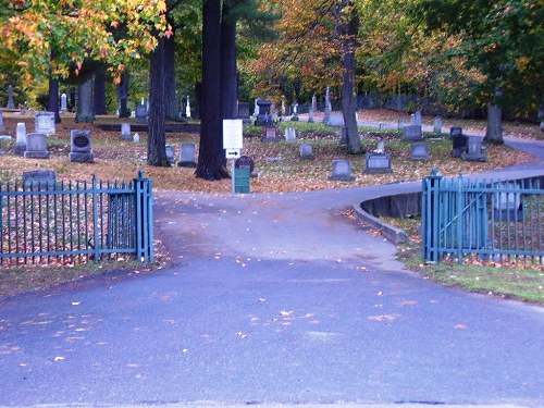 Commonwealth War Graves Hillcrest Cemetery