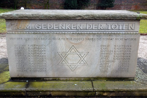Monument Joodse Begraafplaats Moers #2