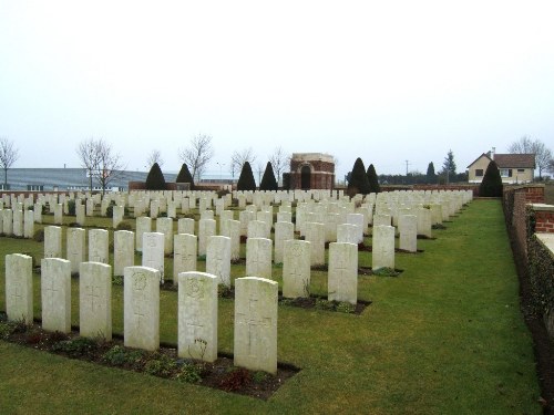 Commonwealth War Cemetery Bapaume Post