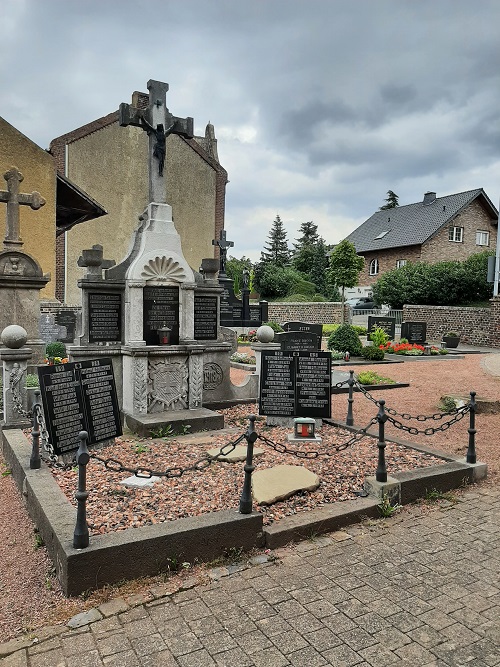 War Memorial Floisdorf #5