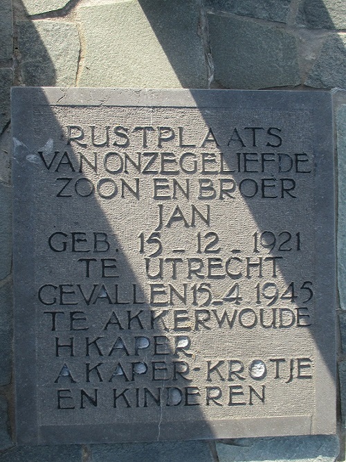 Dutch War Grave Municipal Cemetery Sint Jacobiparochie #3