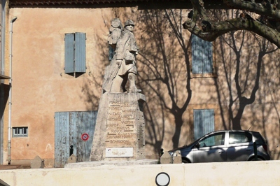 Oorlogsmonument Saint-Saturnin-ls-Avignon #1