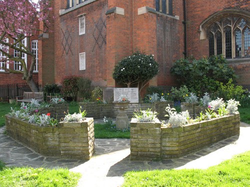 Oorlogsmonument St Lukes Church #1