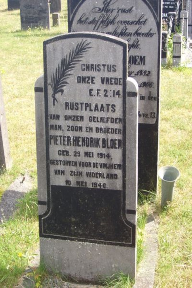 Nederlandse Oorlogsgraven Oude Begraafplaats #2