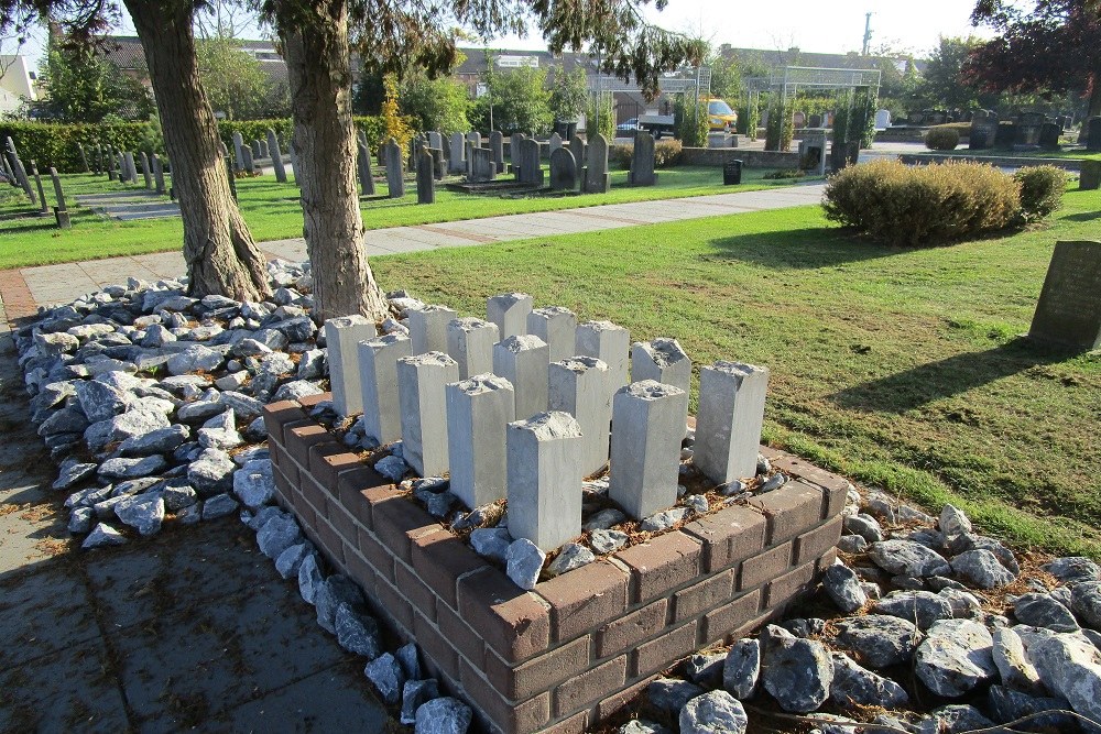 Monument Burgerslachtoffers Gemeentelijke Begraafplaats Dinteloord #2