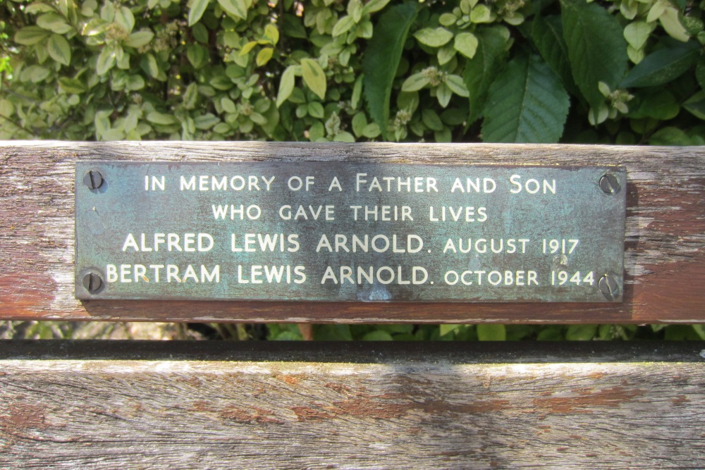 Herdenkingsbanken Garden of Remembrance Stratford-upon-Avon #2