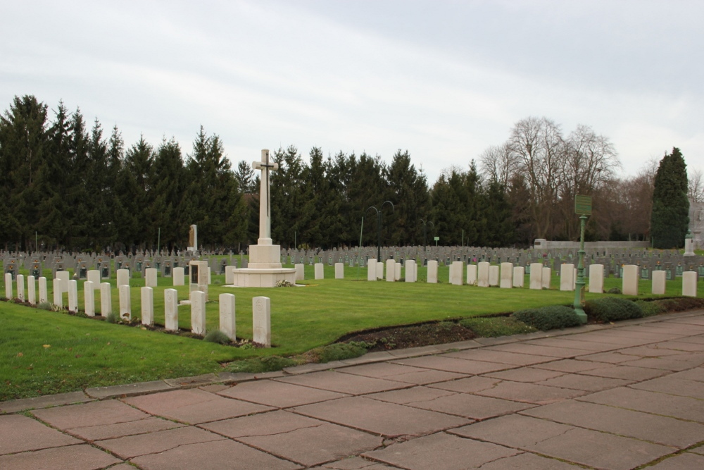Commonwealth War Graves Lige (Robermont) #2