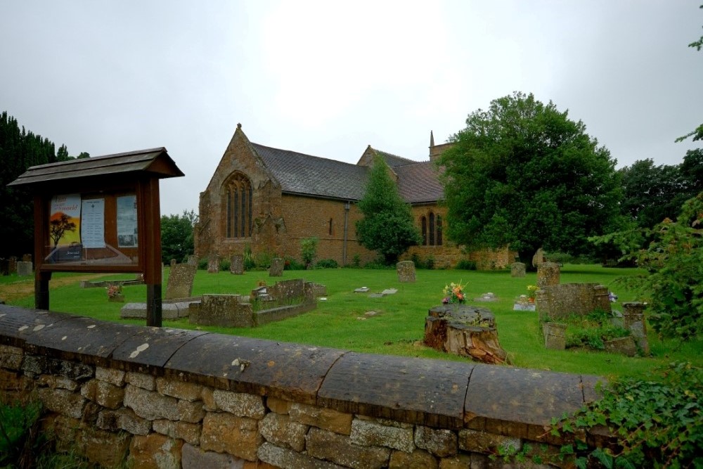 Oorlogsgraven van het Gemenebest Napton-on-the-Hill Church Cemetery