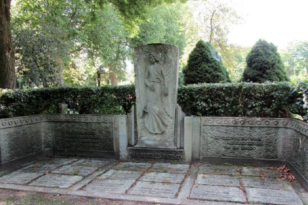 Grave-memorial Employees Van Berkel General Cemetery Crooswijk #1