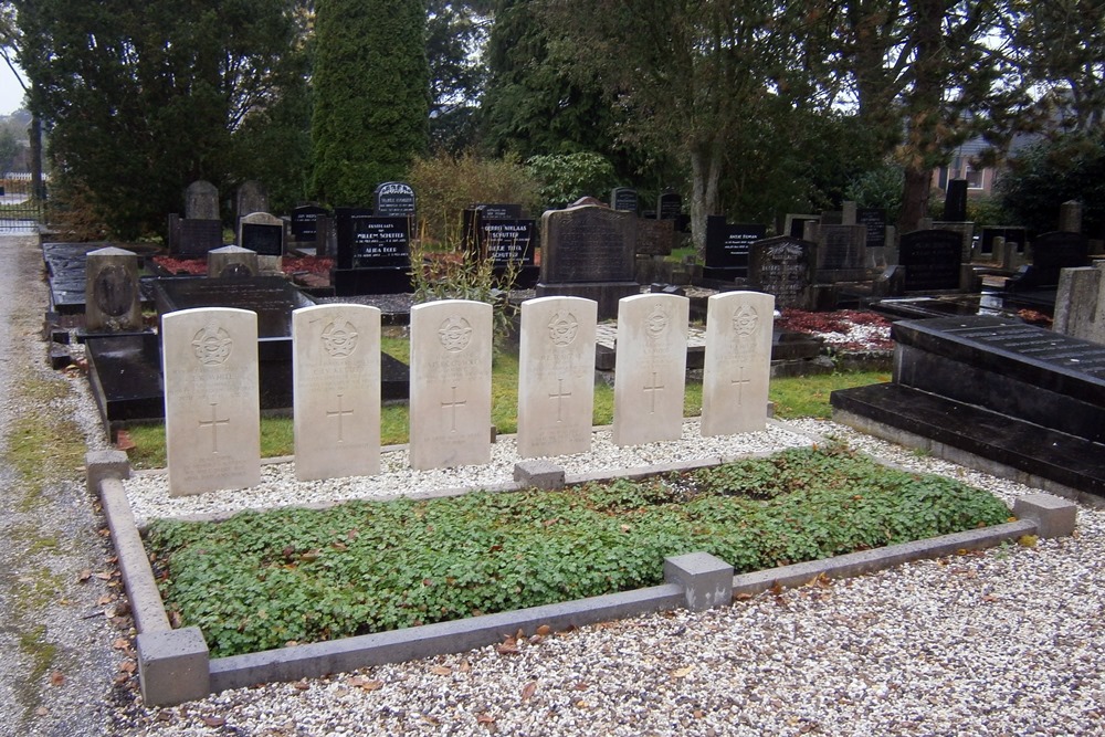 Commonwealth War Graves Protestant Cemetery Ten Boer #1