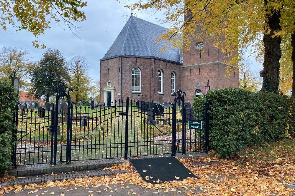 Dutch War Grave Dutch Reformed Cemetery Wirdum #4