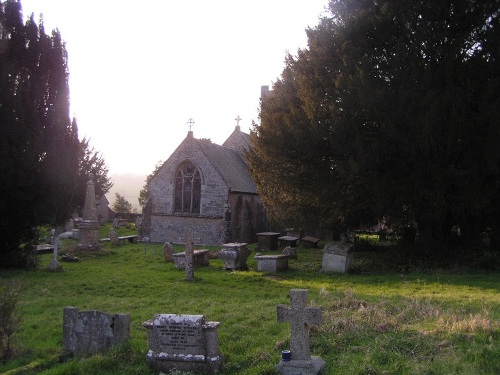 Commonwealth War Grave St Mary Churchyard