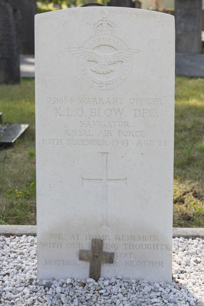 Commonwealth War Graves Den Ham #4