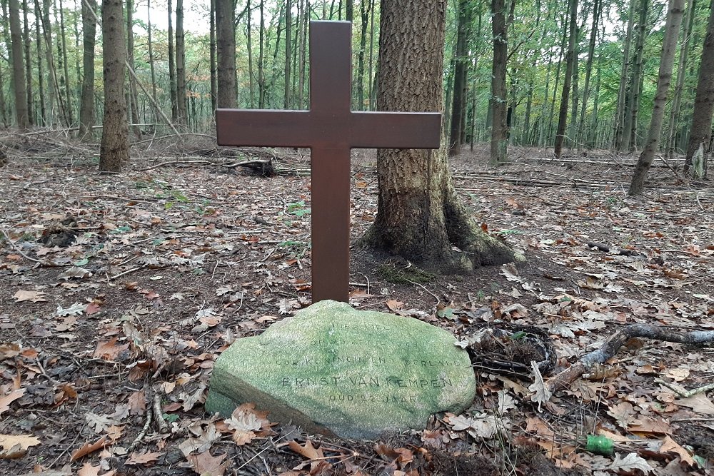 Monument Ernst van Kempen #3