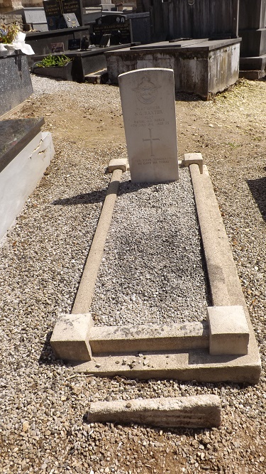 Commonwealth War Grave Enquin-sur-Baillons #2