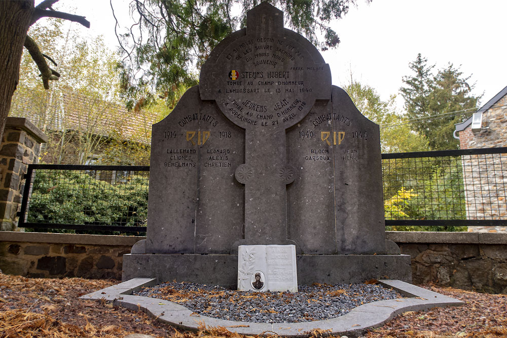 Monument en Ereplein Mortroux