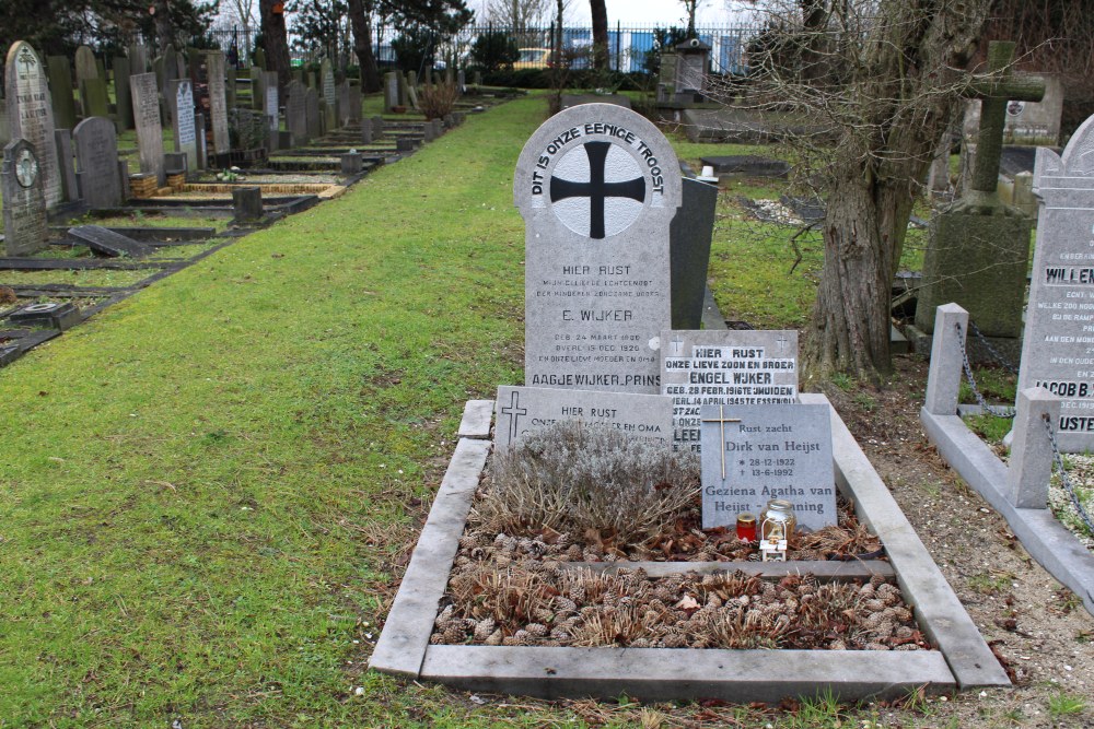 Dutch War Graves IJmuiden Western Cemetery #2