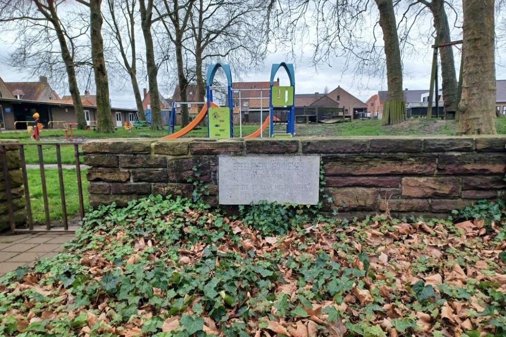 Wall Disbanded German Ehrenfriedhof 124