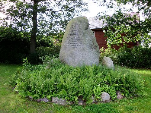 War Memorial Düpow #1