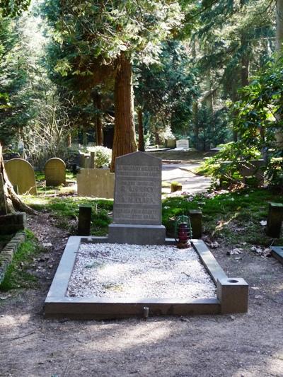 Commonwealth War Graves Communal Cemetery Zeist #2