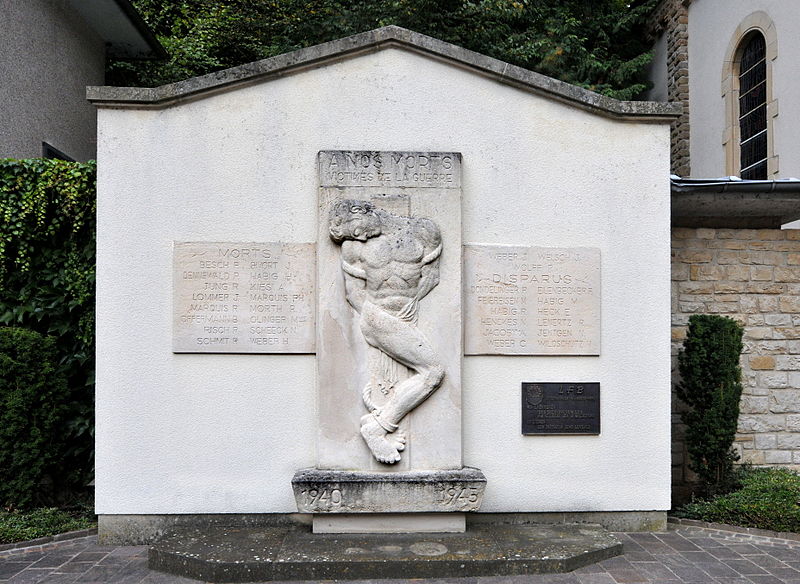 Oorlogsmonument Neudorf #1