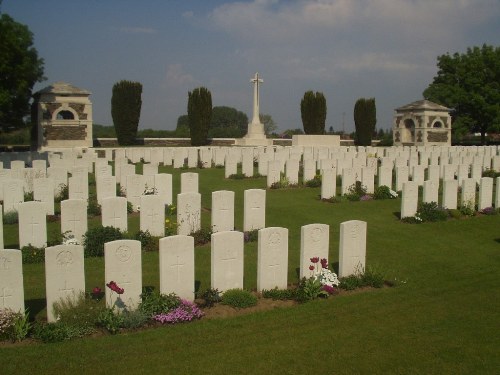 Commonwealth War Cemetery Woburn Abbey #1