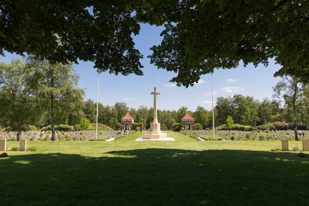 Holten Canadian War Cemetery #5